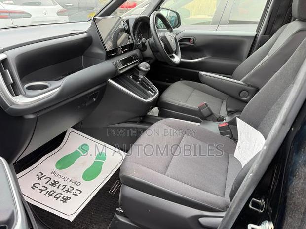 Toyota Noah 1.8 FWD Hybrid (7 Seater) 2021 Black