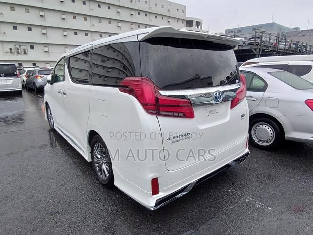 Toyota Alphard 2.5 Hybrid AWD 2021 Pearl