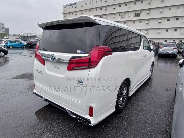 Toyota Alphard 2.5 Hybrid AWD 2021 Pearl