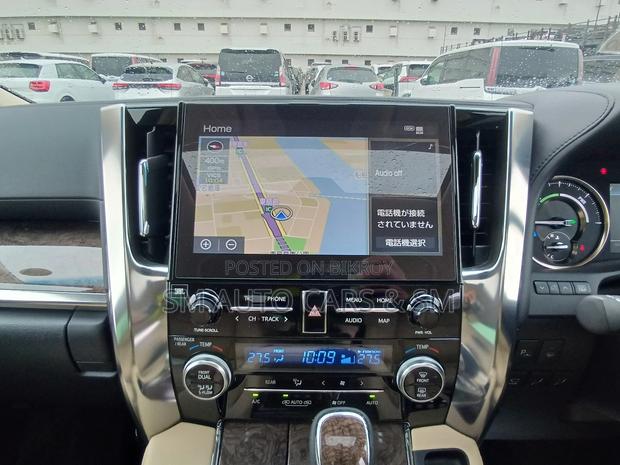 Toyota Alphard 2.5 Hybrid AWD 2021 Pearl