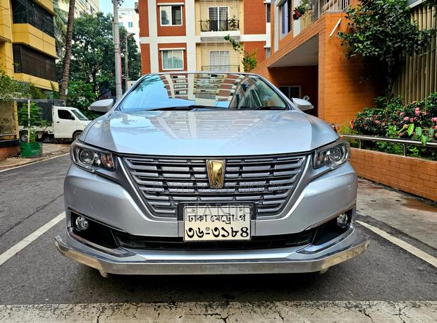 Toyota Premio 2017 Silver