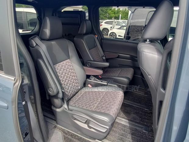 Toyota Voxy 2022 Gray