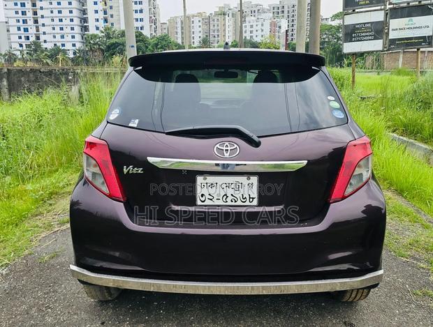 Toyota Vitz 2012 Maroon