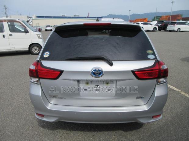 Toyota Corolla Fielder 2021 Silver