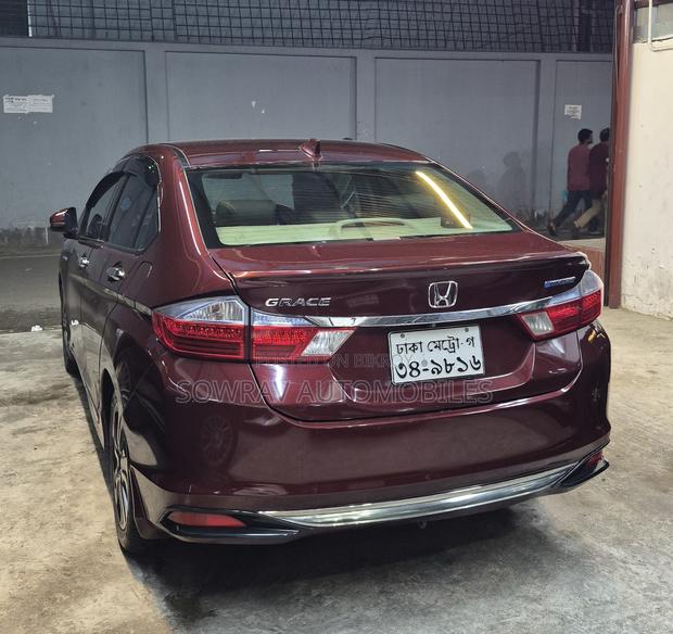Honda Grace 2015 Red
