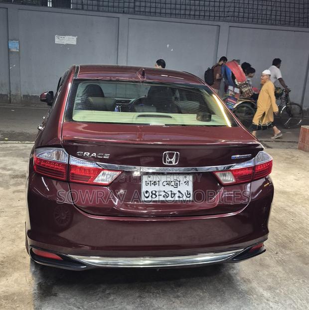 Honda Grace 2015 Red