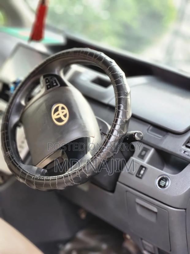 Toyota Noah 2010 Gray