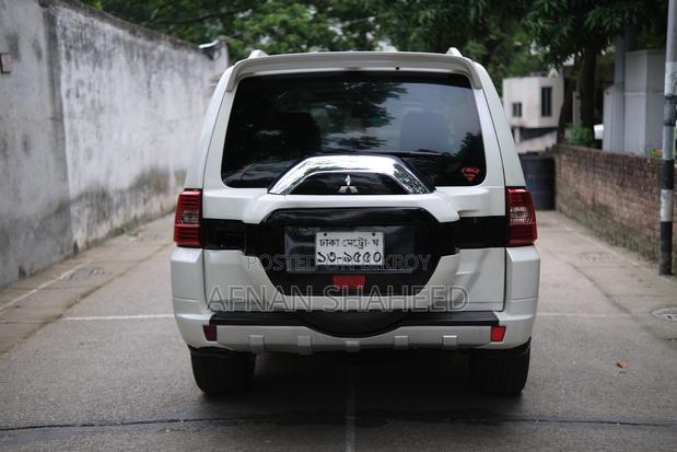 Mitsubishi Pajero 2014 White