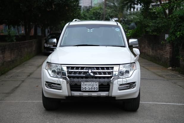Mitsubishi Pajero 2014 White