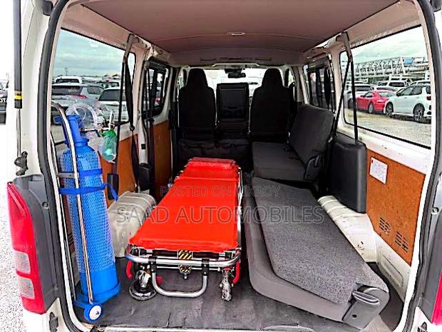 Toyota HiAce 2021 White