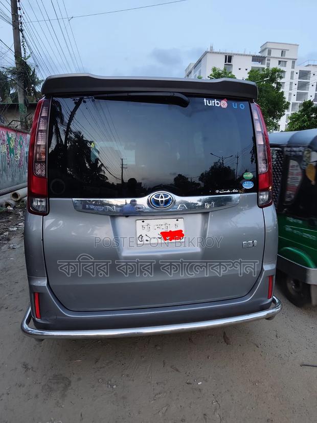 Toyota Noah 2015 Gray