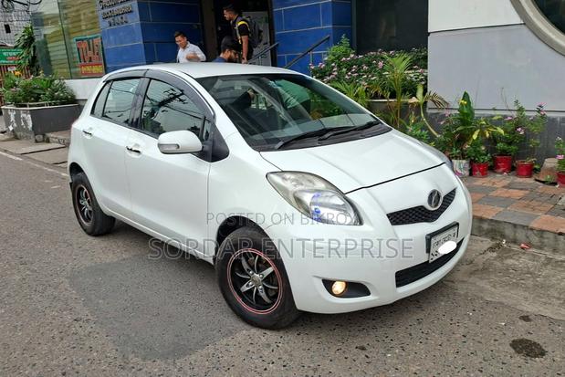 Toyota Vitz 1.0 FWD 5dr 2010 White