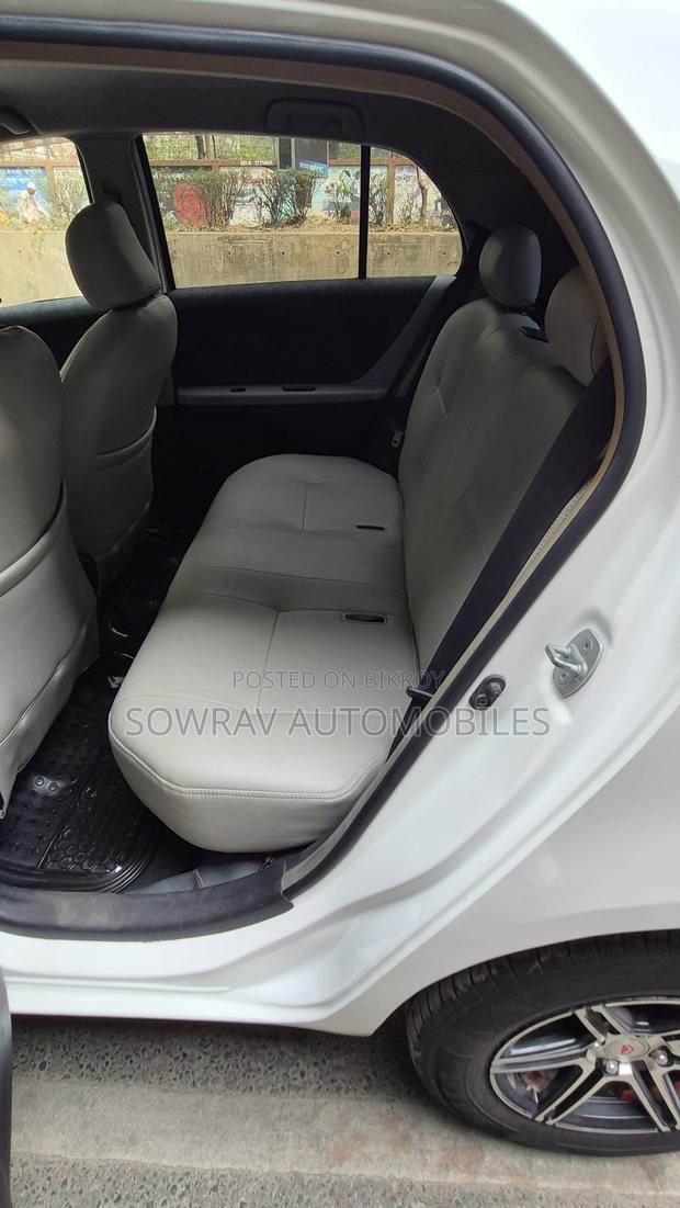 Toyota Vitz 2009 White