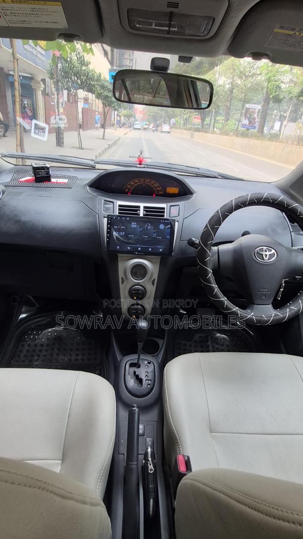 Toyota Vitz 2009 White