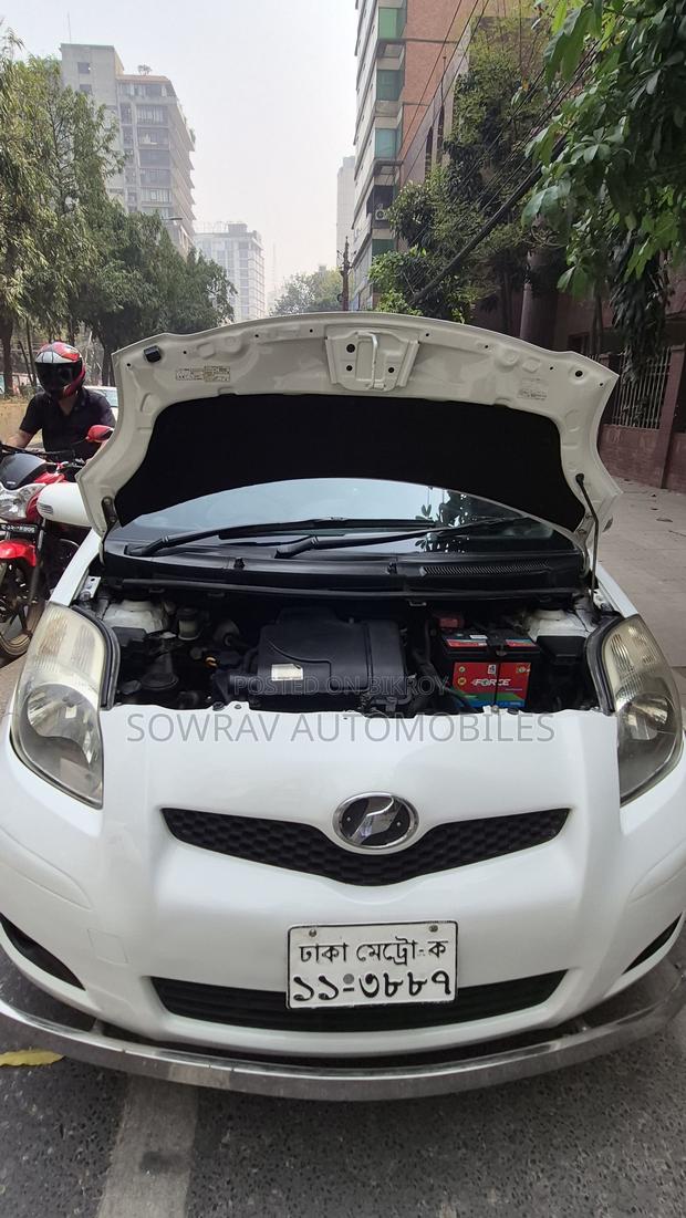 Toyota Vitz 2009 White