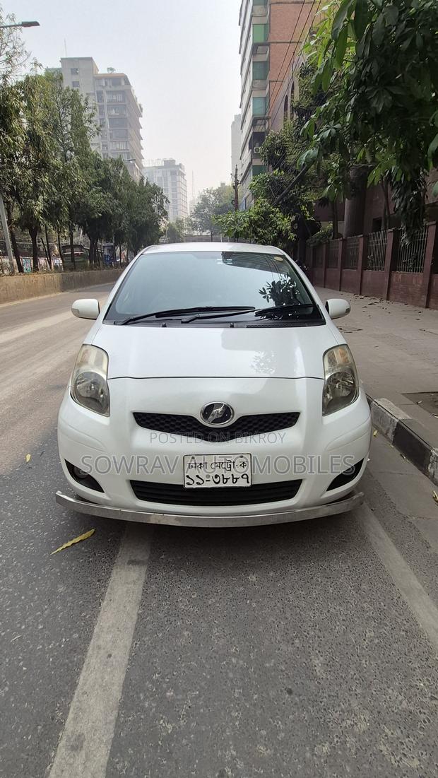 Toyota Vitz 2009 White