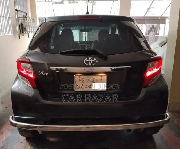 Toyota Vitz 2012 Gray