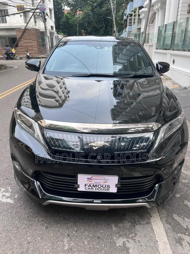 Toyota Harrier 2.0 4WD 2014 Black