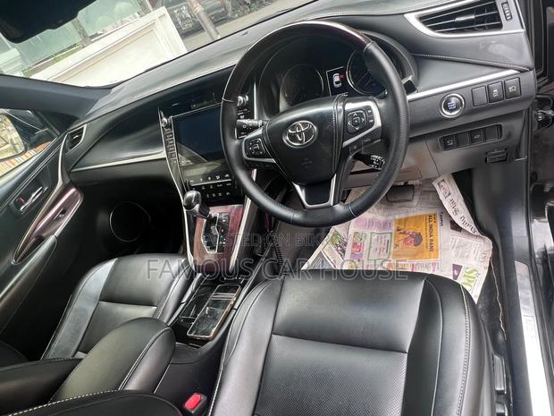 Toyota Harrier 2.0 4WD 2014 Black