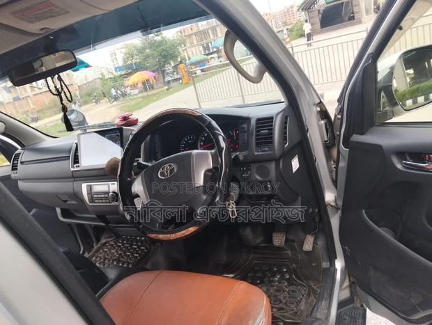 Toyota HiAce 2017 Silver