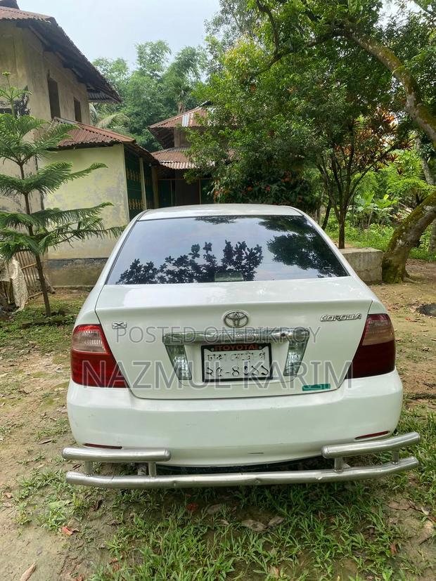 Toyota Corolla Sedan 2005 White