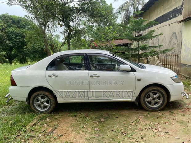 Toyota Corolla Sedan 2005 White