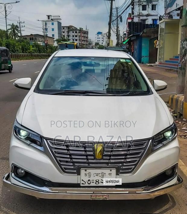 Toyota Premio 2013 White
