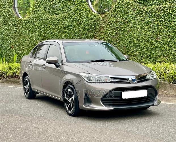 Toyota Axio 2018 Silver