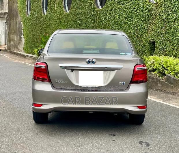Toyota Axio 2018 Silver