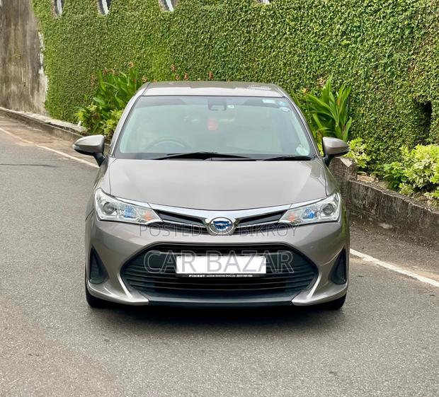Toyota Axio 2018 Silver