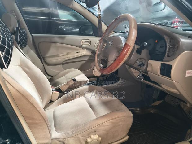 Nissan Sunny 2006 Black