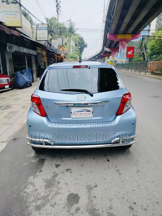Toyota Vitz 2011 Blue