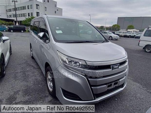 Toyota Noah 2021 Silver
