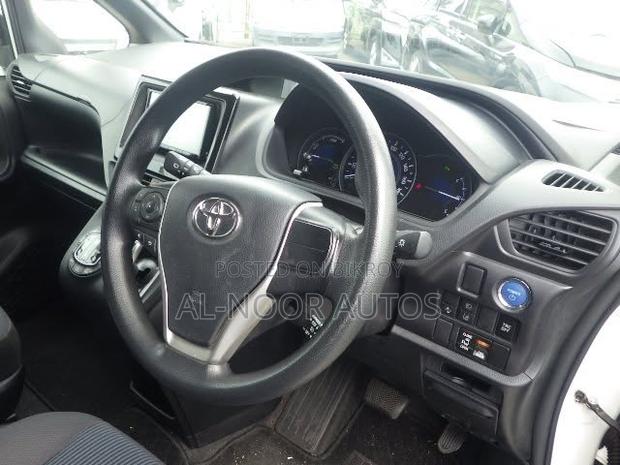 Toyota Noah 2021 Pearl