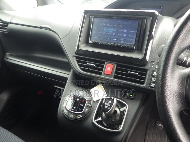 Toyota Noah 2021 Pearl