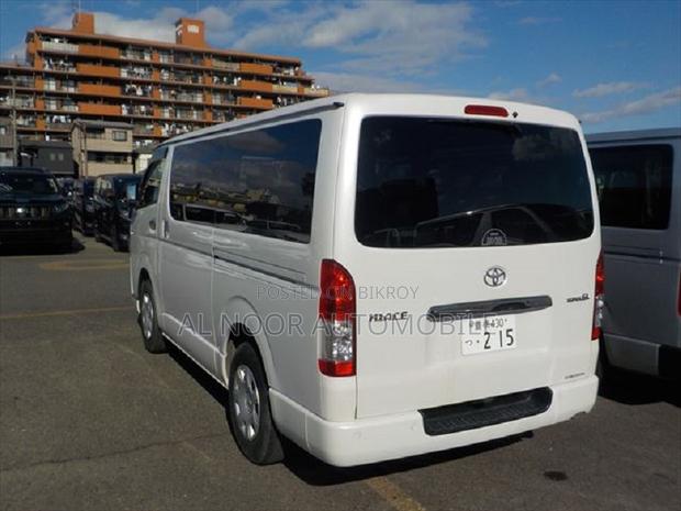 Toyota HiAce 2021 Pearl