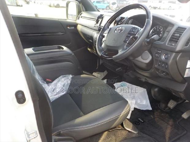 Toyota HiAce 2021 Pearl