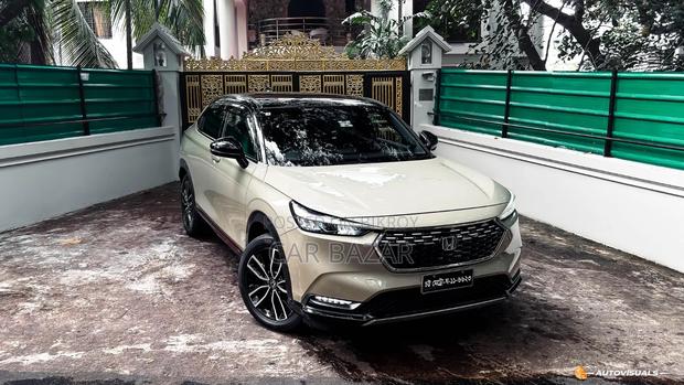 Honda Vezel 2021 Gold