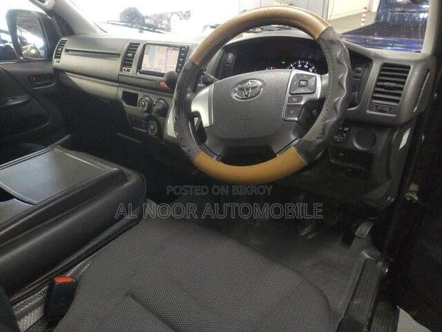 Toyota HiAce 2022 Black
