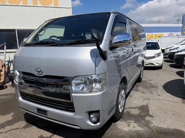 Toyota HiAce 2020 Silver