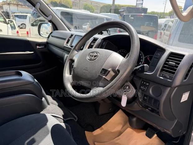 Toyota HiAce 2020 Silver