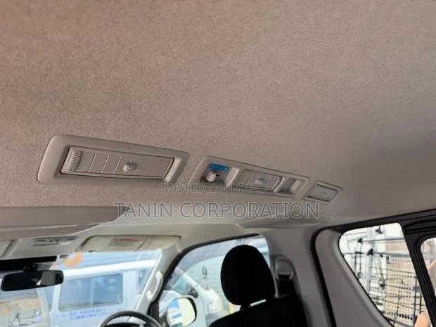 Toyota HiAce 2020 Silver