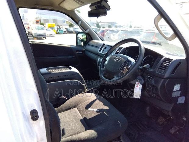 Toyota HiAce 2021 White