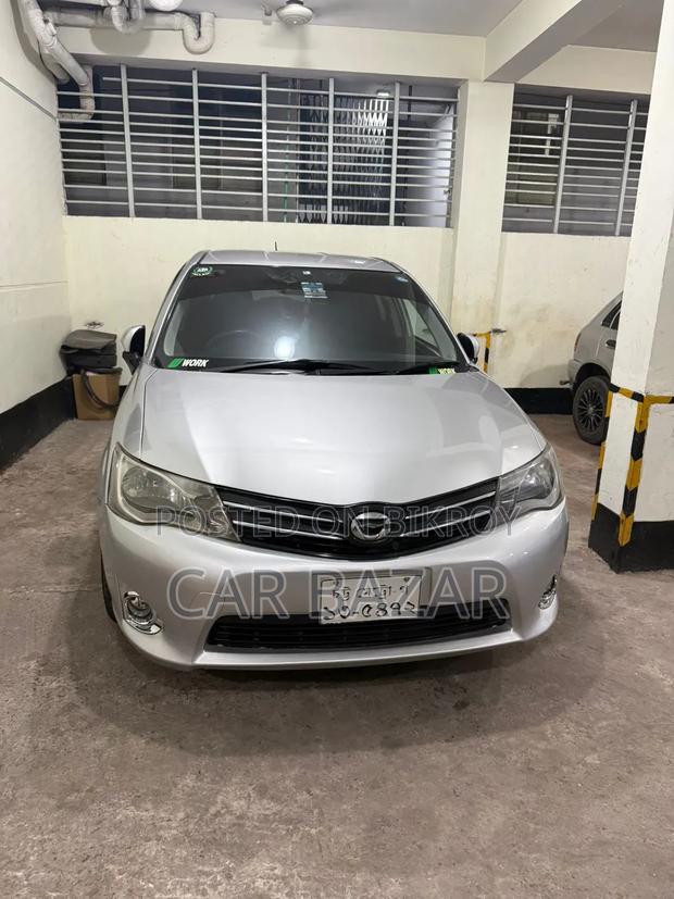 Toyota Corolla Fielder 2012 Silver