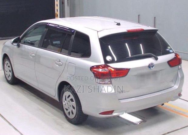Toyota Corolla Fielder 1.5 Hybrid FWD 2019 Silver