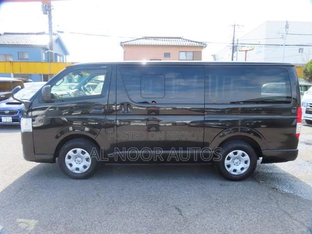 Toyota HiAce 2022 Black