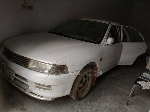 Mitsubishi Lancer 2000 White