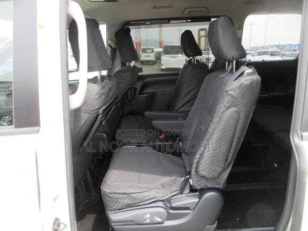 Toyota Noah 2021 White