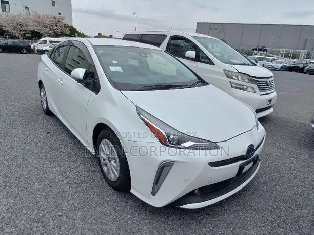 Toyota Prius 2021 Pearl