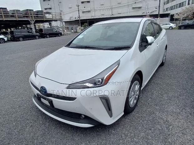 Toyota Prius 2021 Pearl